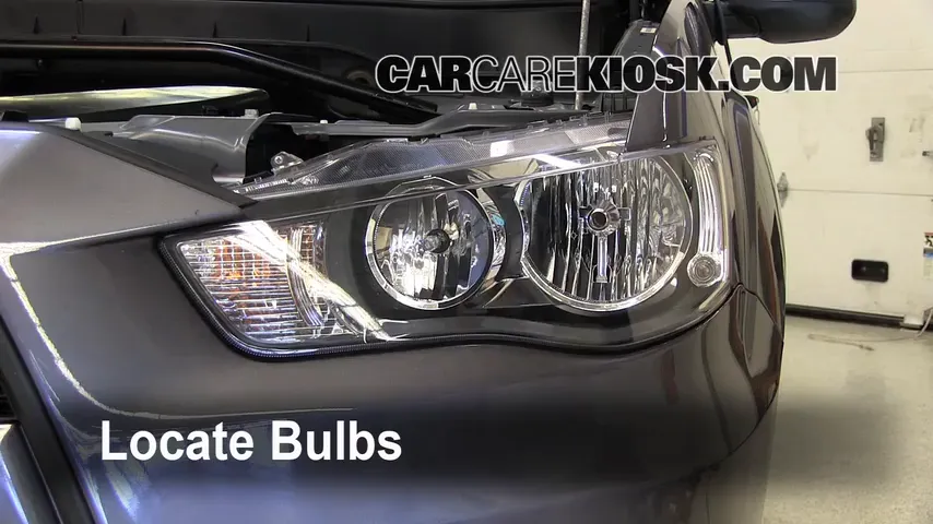 2010 Mitsubishi Outlander ES 2.4L 4 Cyl. Lights Turn Signal - Front (replace bulb)